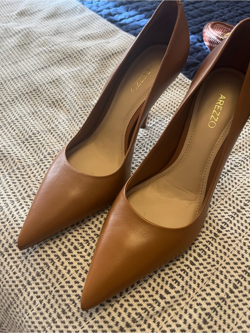 Women's Pointed Toe Leather Pumps in Brown